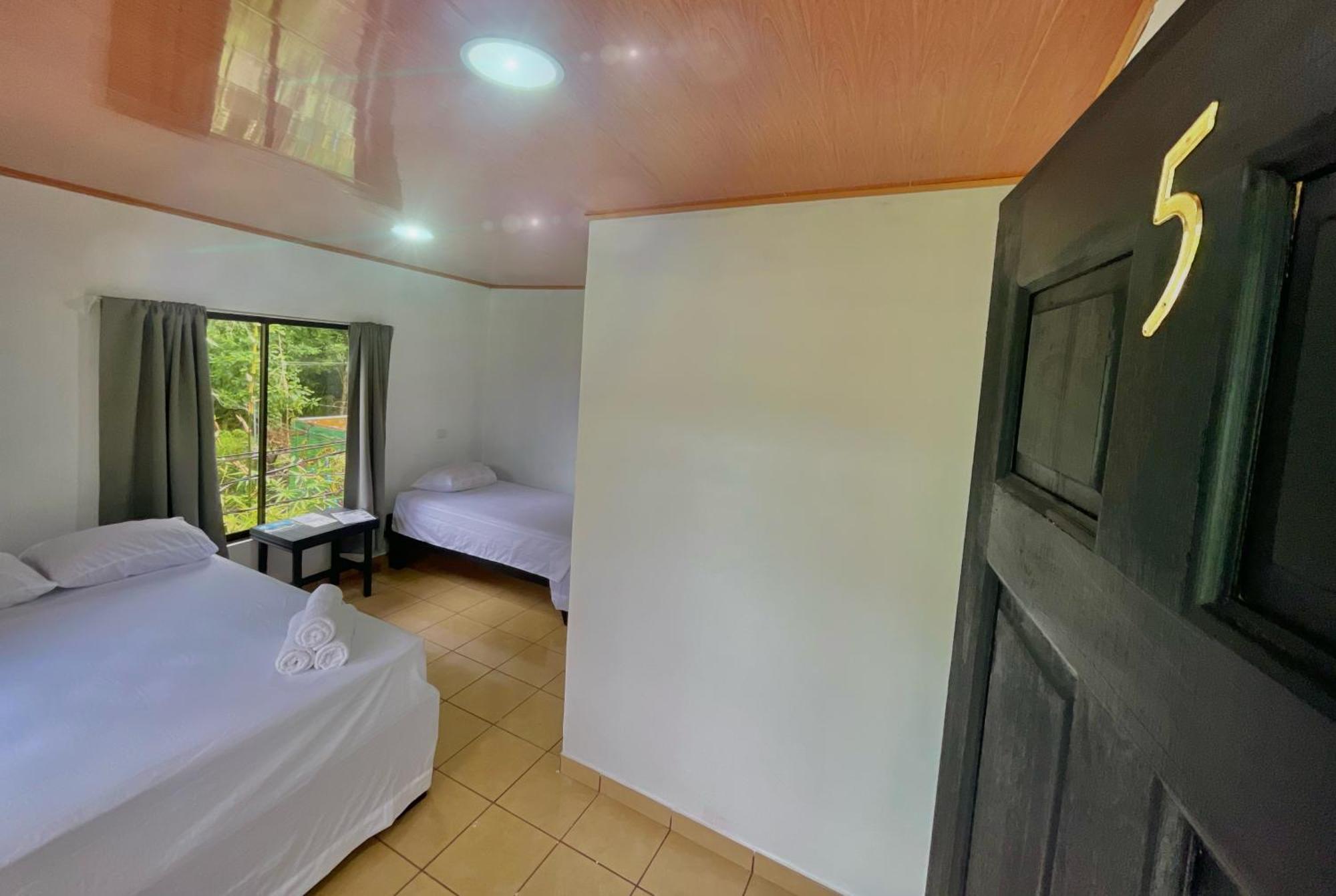 Carey Lodging Tortuguero Extérieur photo